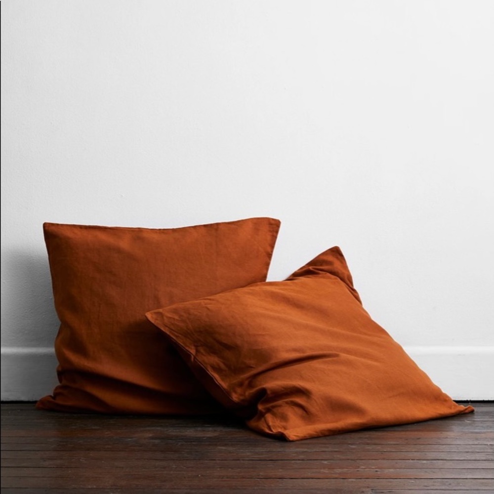 BedThreads Rust Linen European Pillowcases x2
